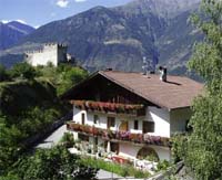 Der Schlosshof zu Montani in Morter Latsch Schlanders in Südtirol